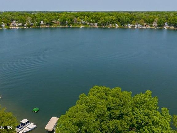 2nd image of 66892 Lake Dr