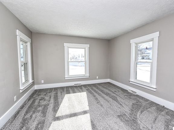 3rd image of 98 W Main St