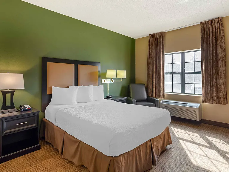 Studio Suite - 1 Queen Bed