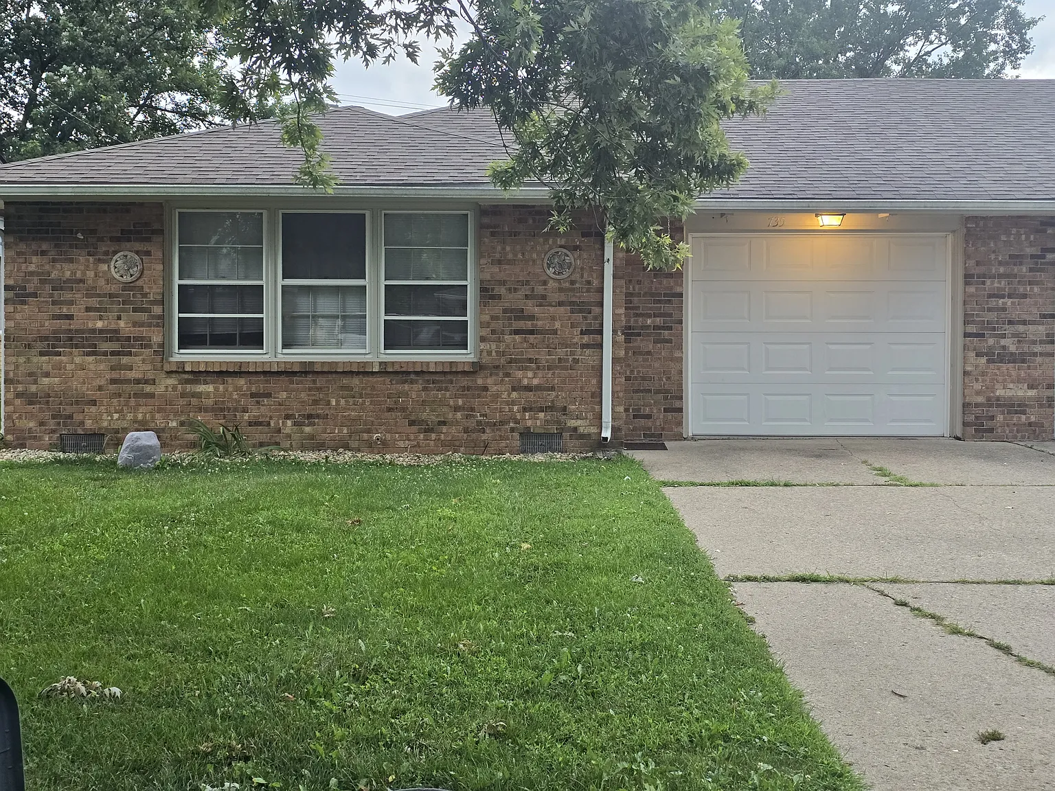 2 bed, 1000 sqft, $925 — Photo 1