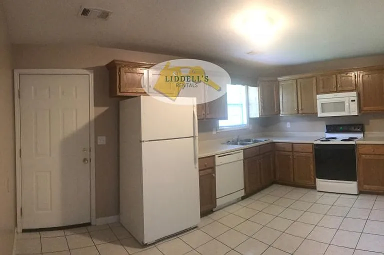 804 Ada St #3 — Photo 3
