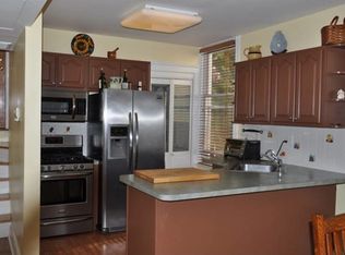 82 Edgewater Pl, Edgewater, NJ 07020