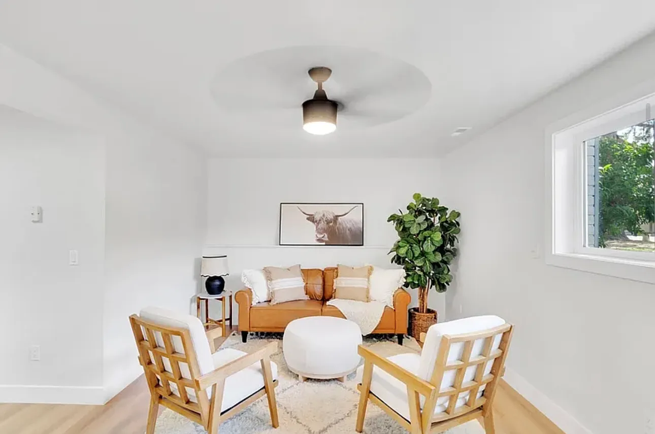 2 bed, 860 sqft, $1,800 — Photo 2