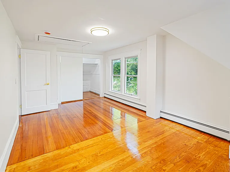 84 E Main St — Photo 35