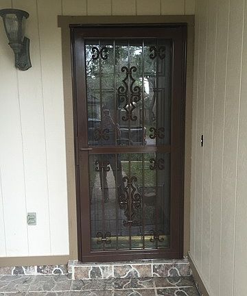 2nd image of 5938 Woodridge Cv