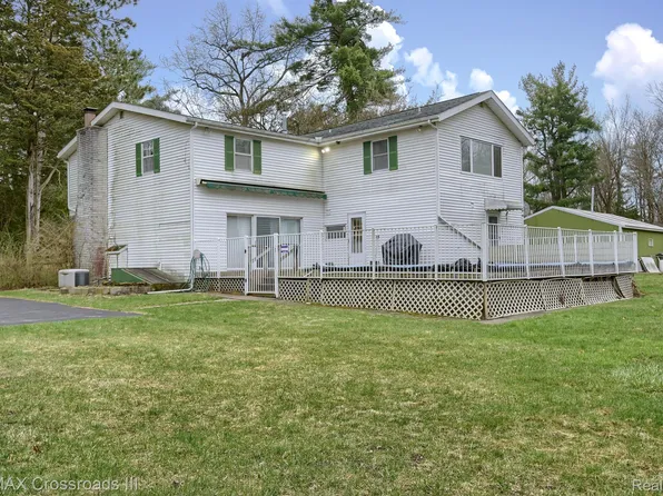 20330 Martinsville Rd, Belleville, MI 48111