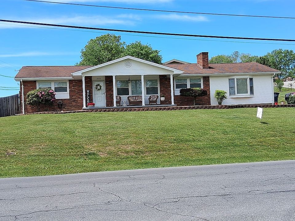 1st image of 1825 Pinebrook Dr