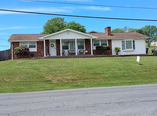 1825 Pinebrook Dr, Kingsport, TN 37660