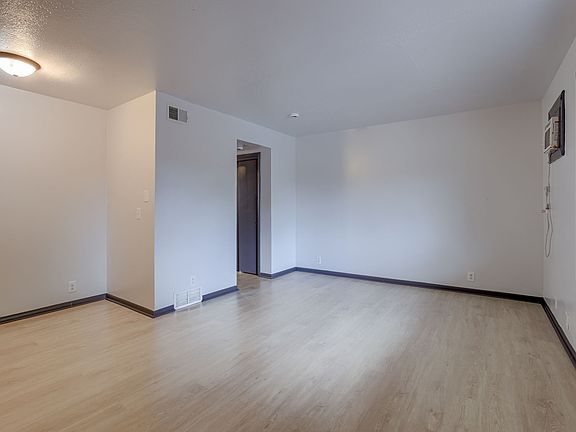 3rd image of 4505 Lafayette Ave APT 11