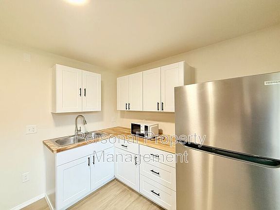 2nd image of 710 SE Olympia Dr House B