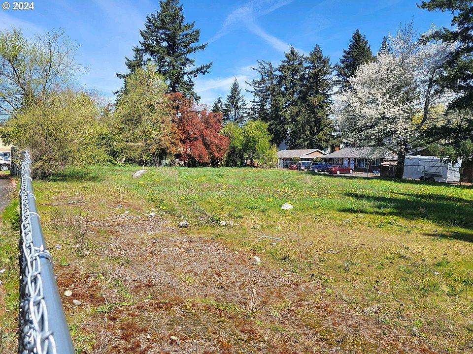 2nd image of 17347 SE Stark St