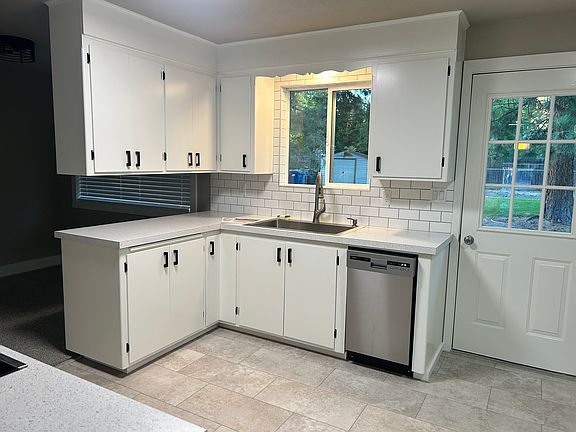 3rd image of 3618 W Forsythia Dr #1