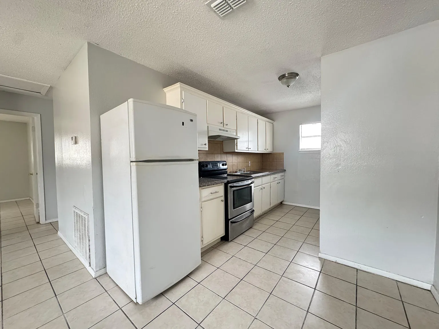 2 bed, 780 sqft, $750 — Photo 3