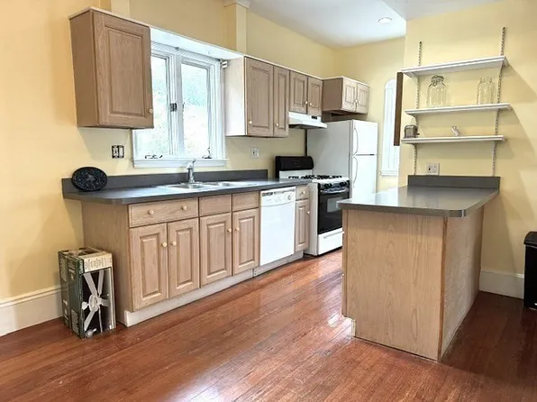 65 Grampian Way Floor 1, Dorchester, MA 02125