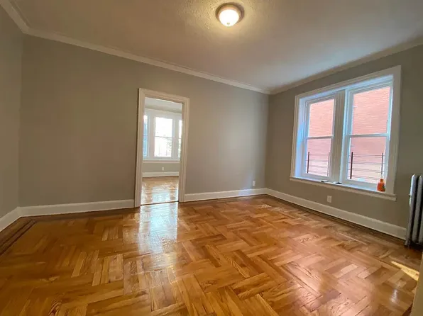 90 East 52nd Street image 6 of 7