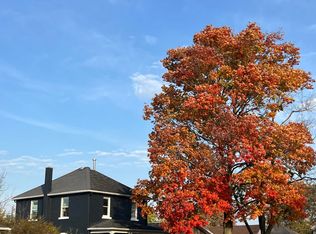 614 Magnolia St, Three Oaks, MI 49128