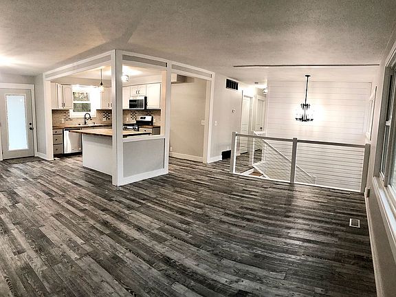 5th image of 6 Worthington Ln