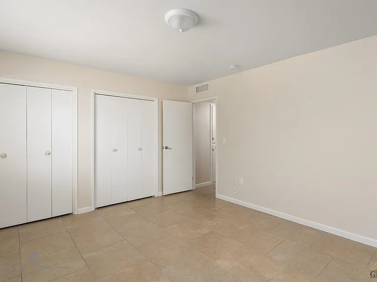 701 Cherry Hills Dr — Photo 9