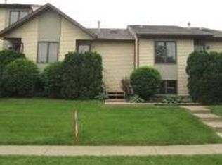 3416 N Willow Ct, Bettendorf, IA 52722