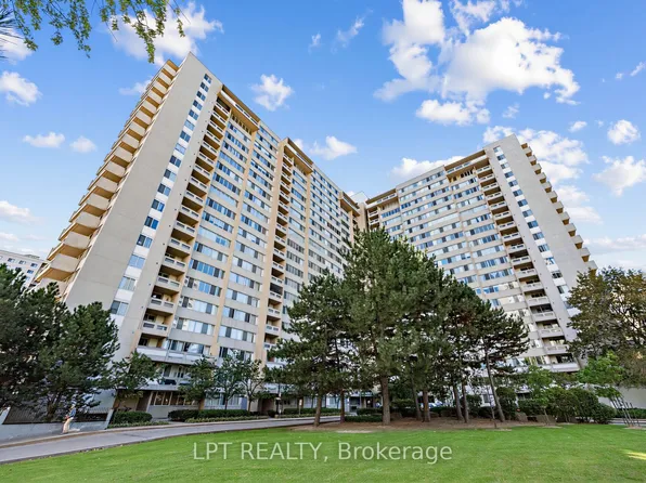 3590 Kaneff Cres #1112, Mississauga, ON L5A 3X3