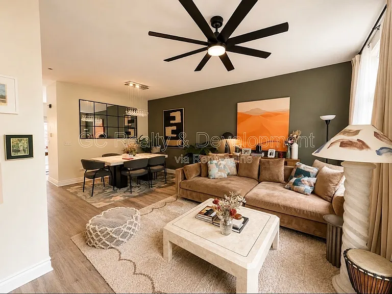 2503 S Calumet Ave — Photo 15