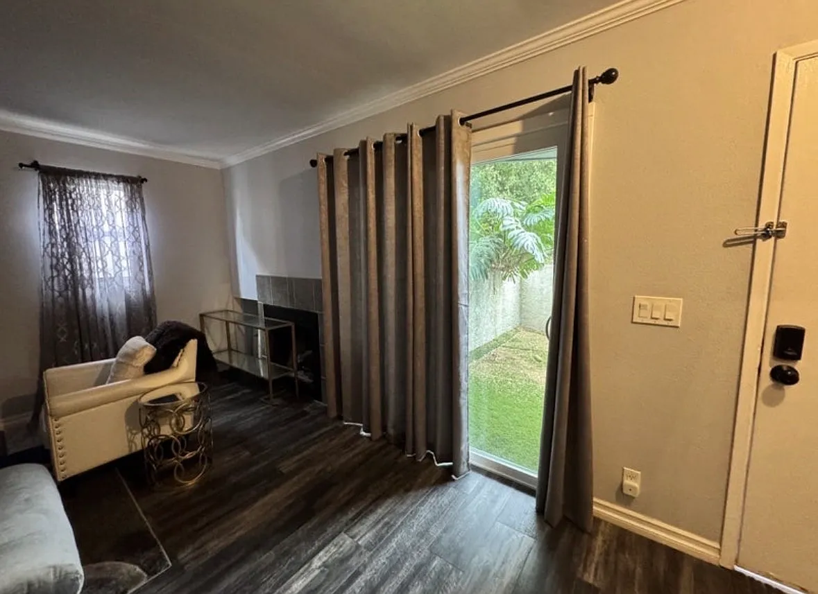 534 E Hazel St — Photo 3