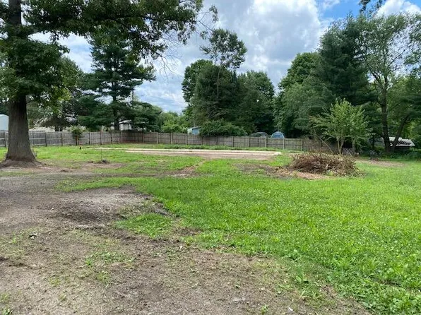 1240 E Hickory Rd, Battle Creek, MI 49017