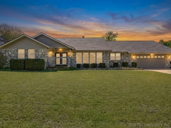 122 Lakeview Dr, Mannford, OK 74044