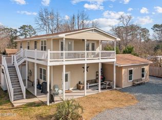 1073 Factory Rd, Hampstead, NC 28443