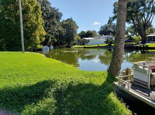 2722 Grand Island Shores Rd, Eustis, FL 32726