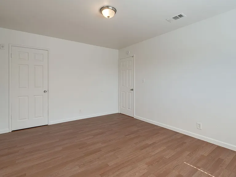 7726 Laurie Way — Photo 16