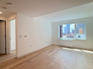 233 50th Ave #E516, Long Island City, NY 11101