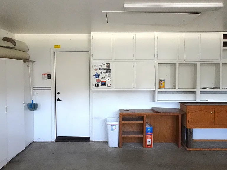 878 E Catalina Cir — Photo 27