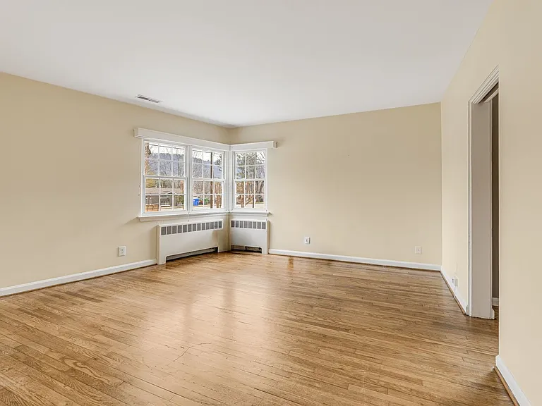 100 Lakeshore Dr — Photo 15
