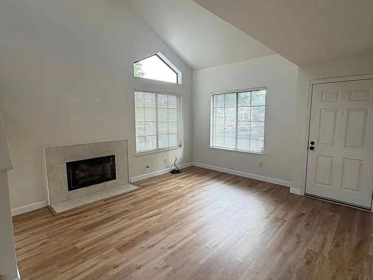 1502 Castro St — Photo 15