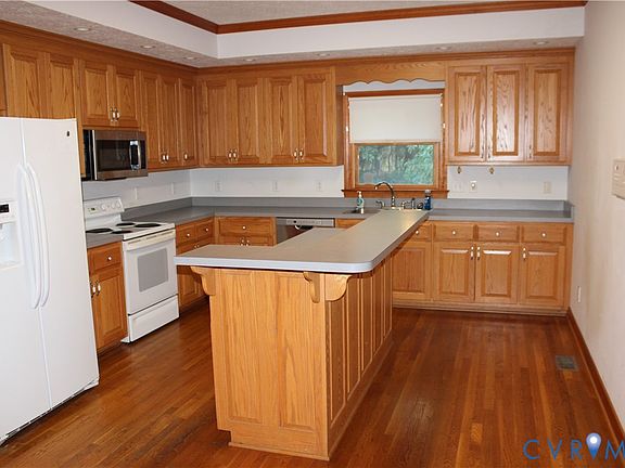 5th image of 2271 New Market Rd