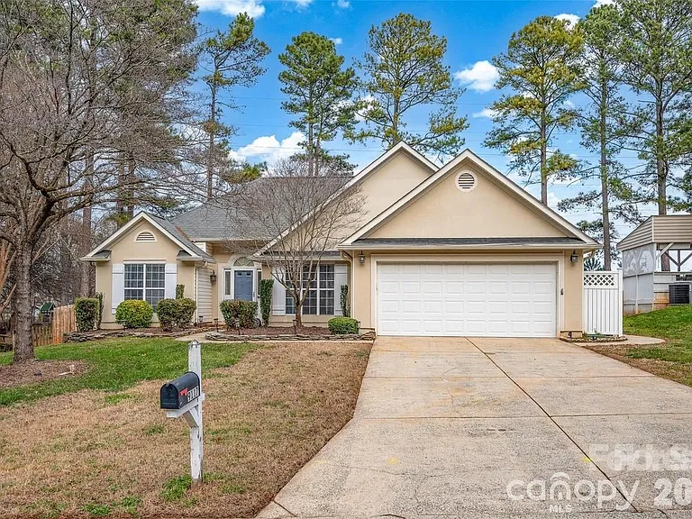 9117 Strattonville Ct — Photo 1