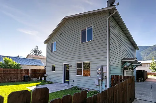 526 Minnesota Ave #B Photo 1