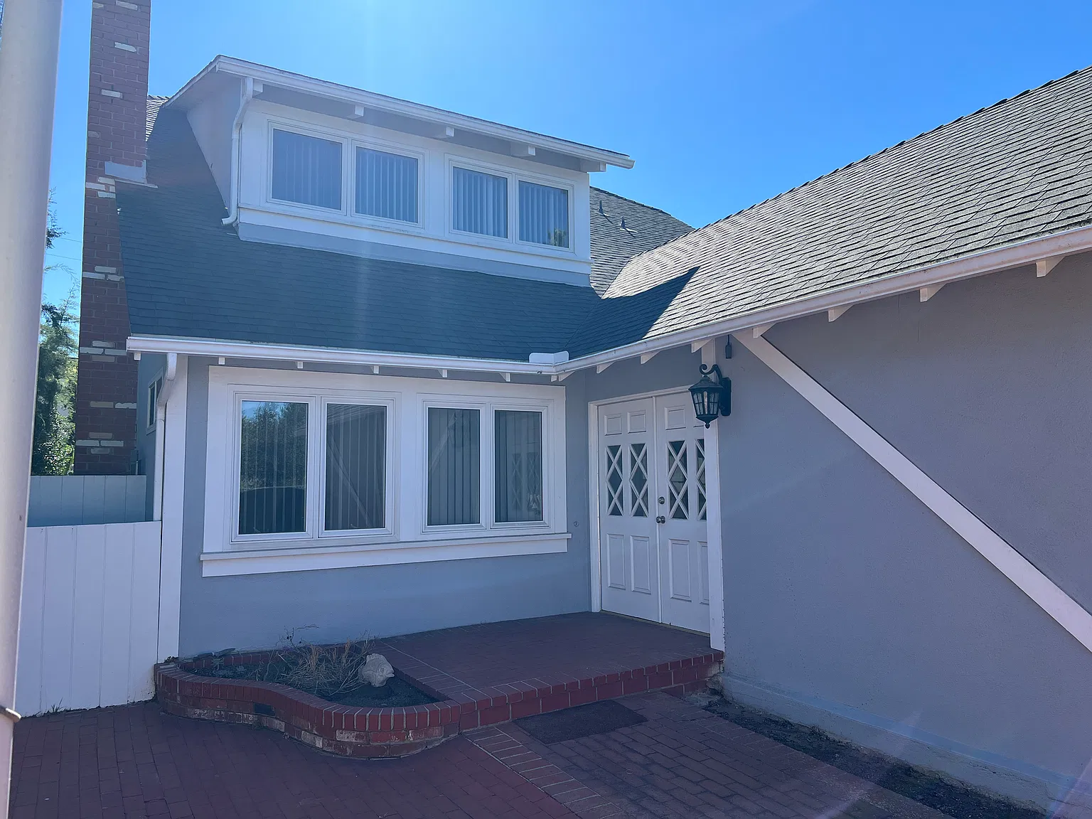 4 bed, 2214 sqft, $8,800 — Photo 2
