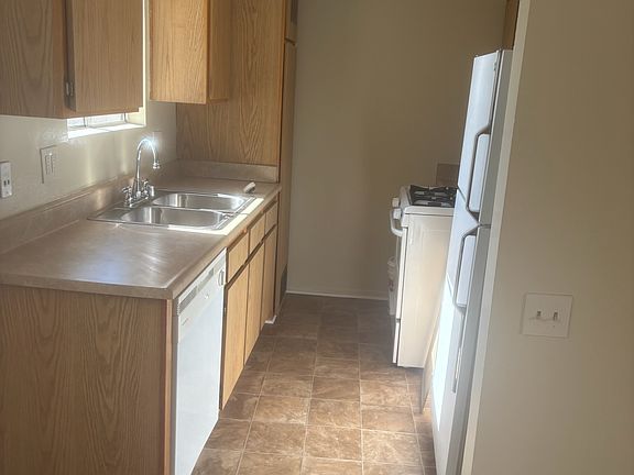 4th image of 1614 Grismer Ave APT 311