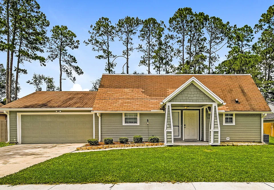 3477 Docksider Dr N