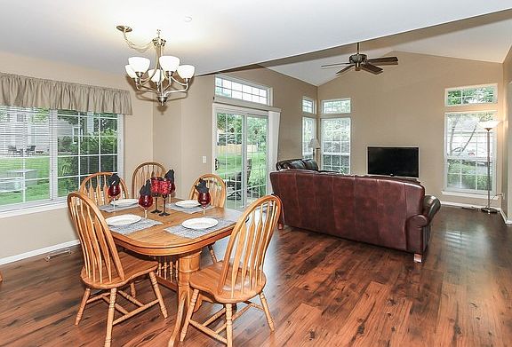 3rd image of 418 Cromwell Cir Unit 4