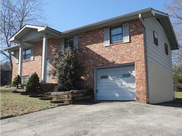 2nd image of 8903 Drake Parkway Rd