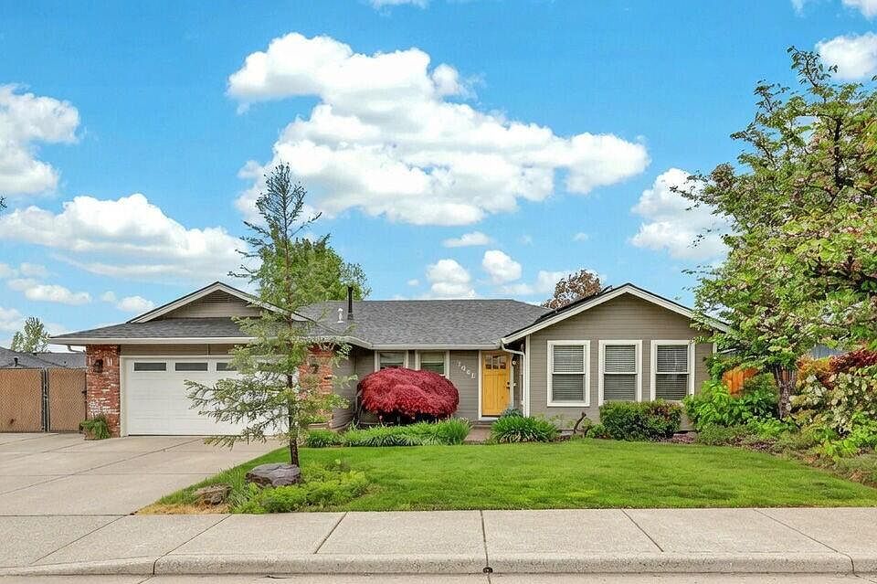 1st image of 2669 Lawnview Dr
