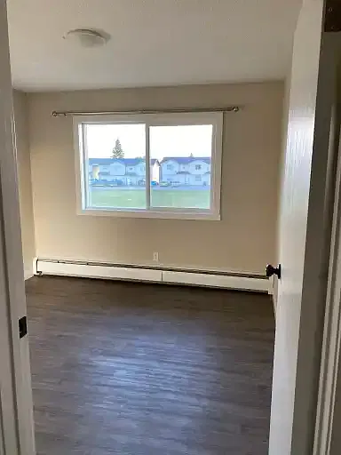 2 bed, 1.0 bath, 800 sqft, $1,075 — Photo 3