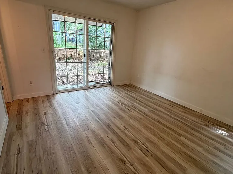 4031 White Oak Rd — Photo 21