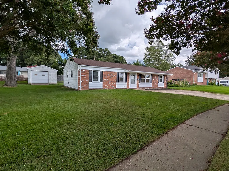 3504 Club House Rd — Photo 2