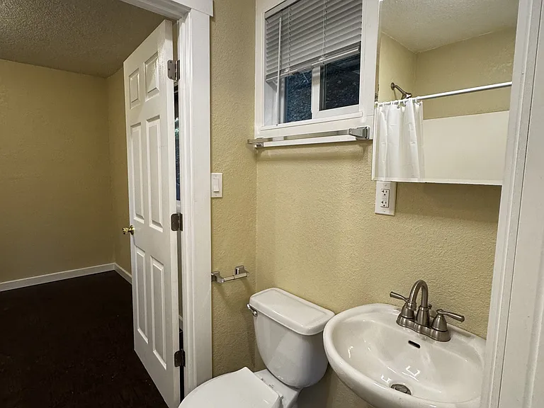 14860 River Rd #13 — Photo 10