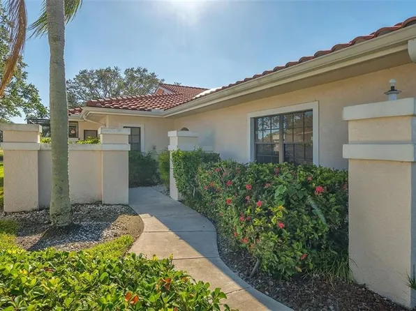 7320 Golf Pointe Cir, Sarasota, FL 34243