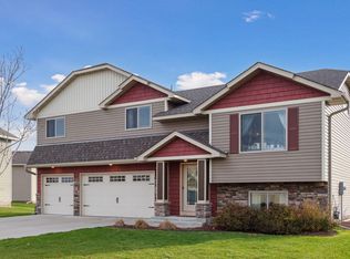 1695 Hidden Trl, Mayer, MN 55360